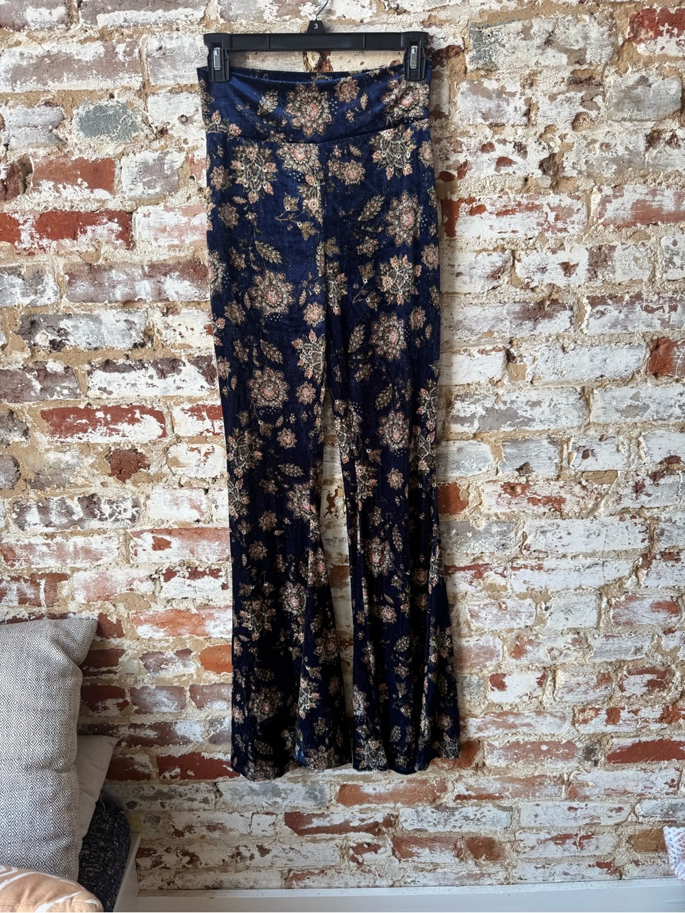 Floral Print Bellbottom Women's Velour Pants - Navy